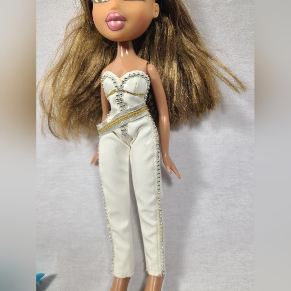 MGA Bratz Funk Out Fianna Doll - Picture 2 of 6
